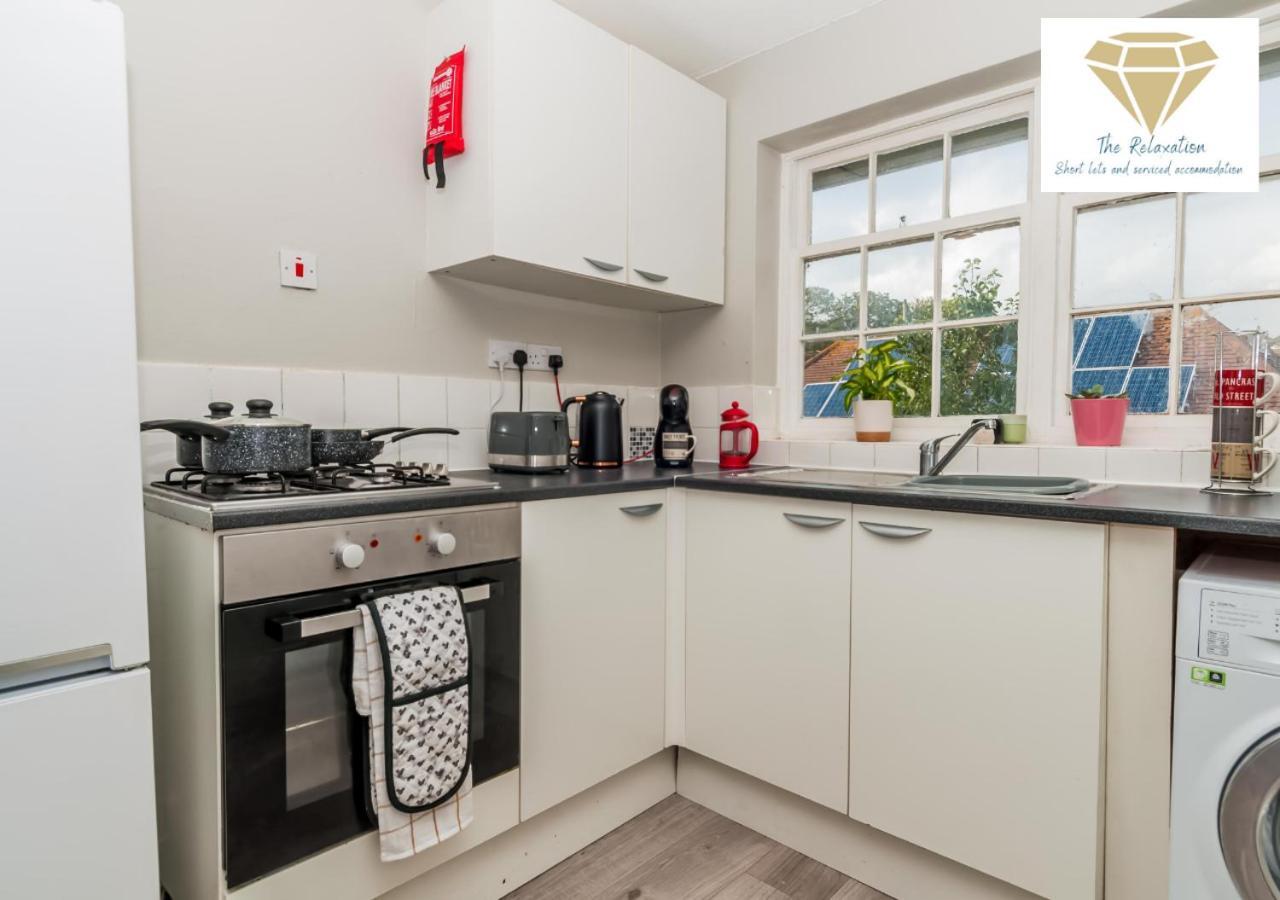 2 Bed Apartment-5 Guests - Business-Relocation-Parking - The Brighton Short Stay & Serviced Apartments Exterior foto